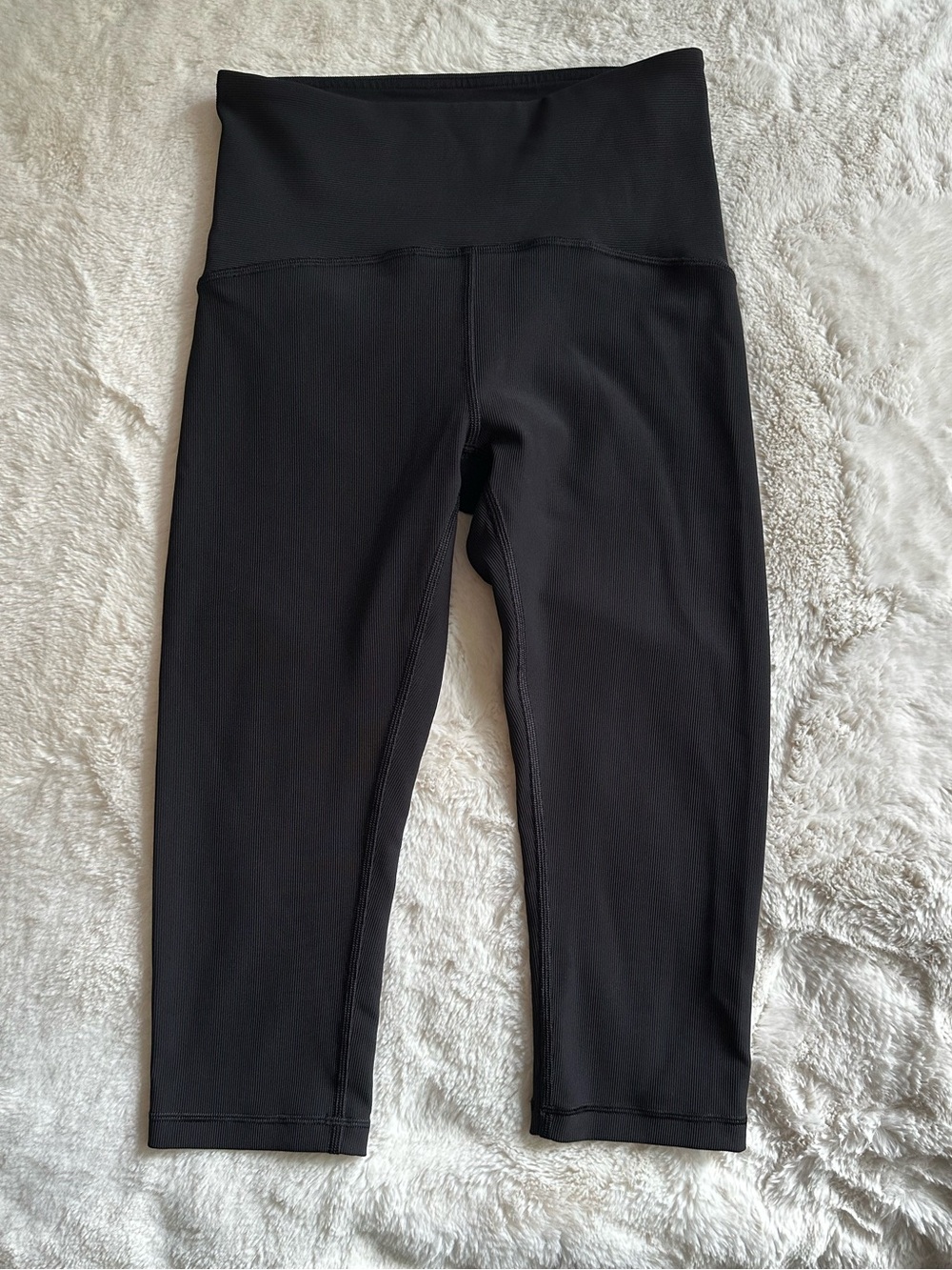 Lululemon Ribbed Contoured High Rise Crop - Picture 2 of 11